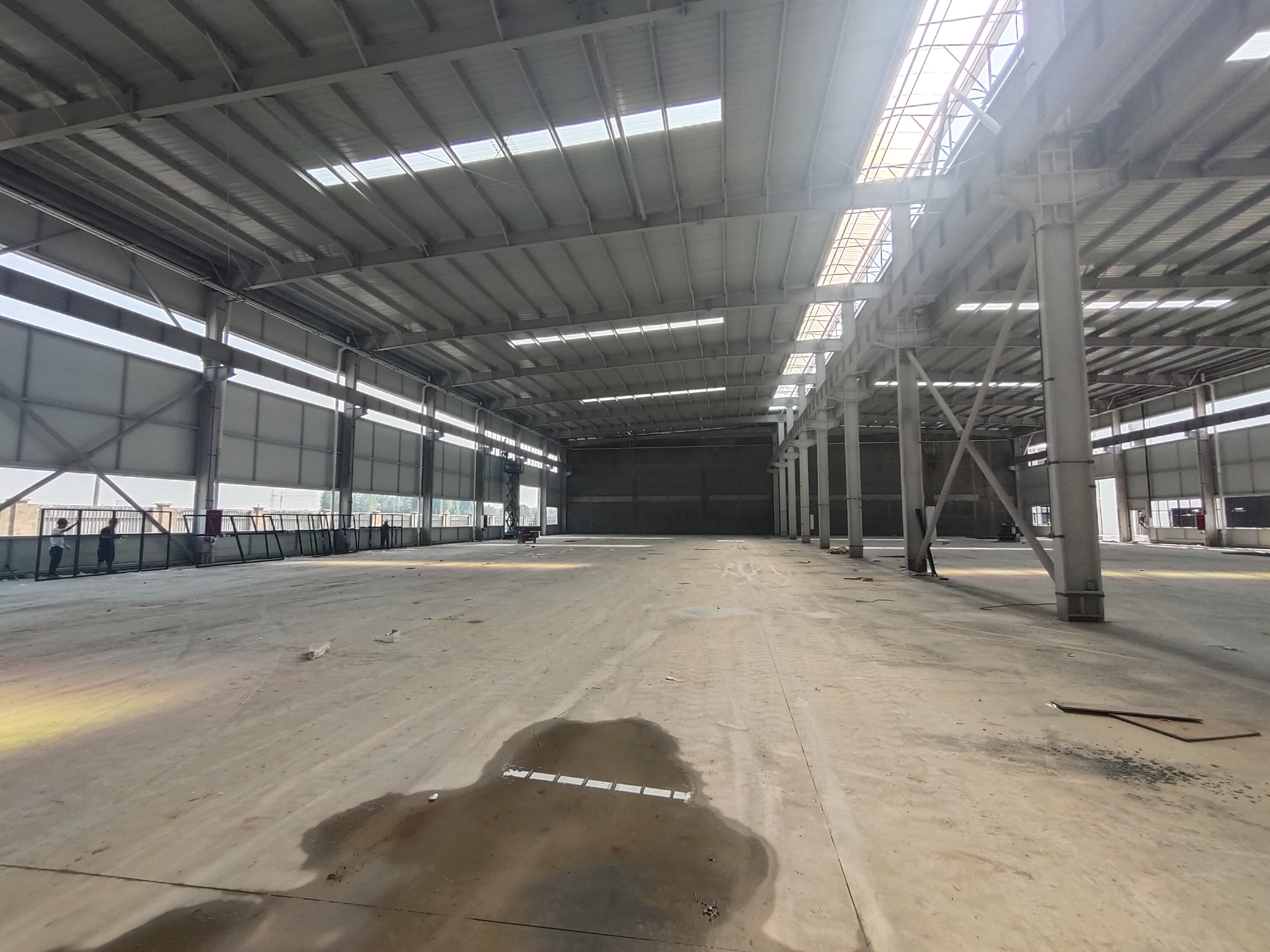 新津工业园 单层钢结构厂房  带10T行车 生产厂房 丙二类