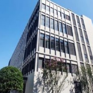 集生产、研发、办公一体化厂房。