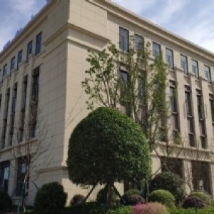 高端园区全新框架式厂房出租，价格面议