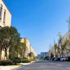 全新工业园区，花园式独栋厂房办公环境优美
