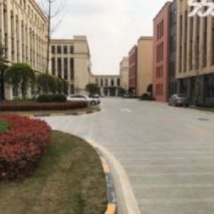 出售成都北门重要工业区花园式园区厂房，首付最低3成起!
