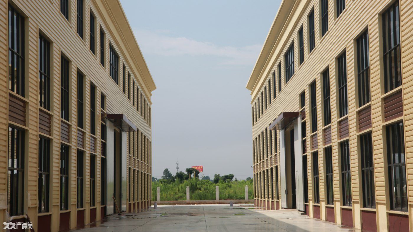 成都青白江欧洲产业城 12米单层全新厂房 临高速