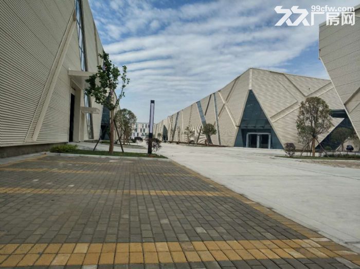 龙泉汽车城大道旁厂房出租，面积800−6700可选择 高端智能制造园区-图3